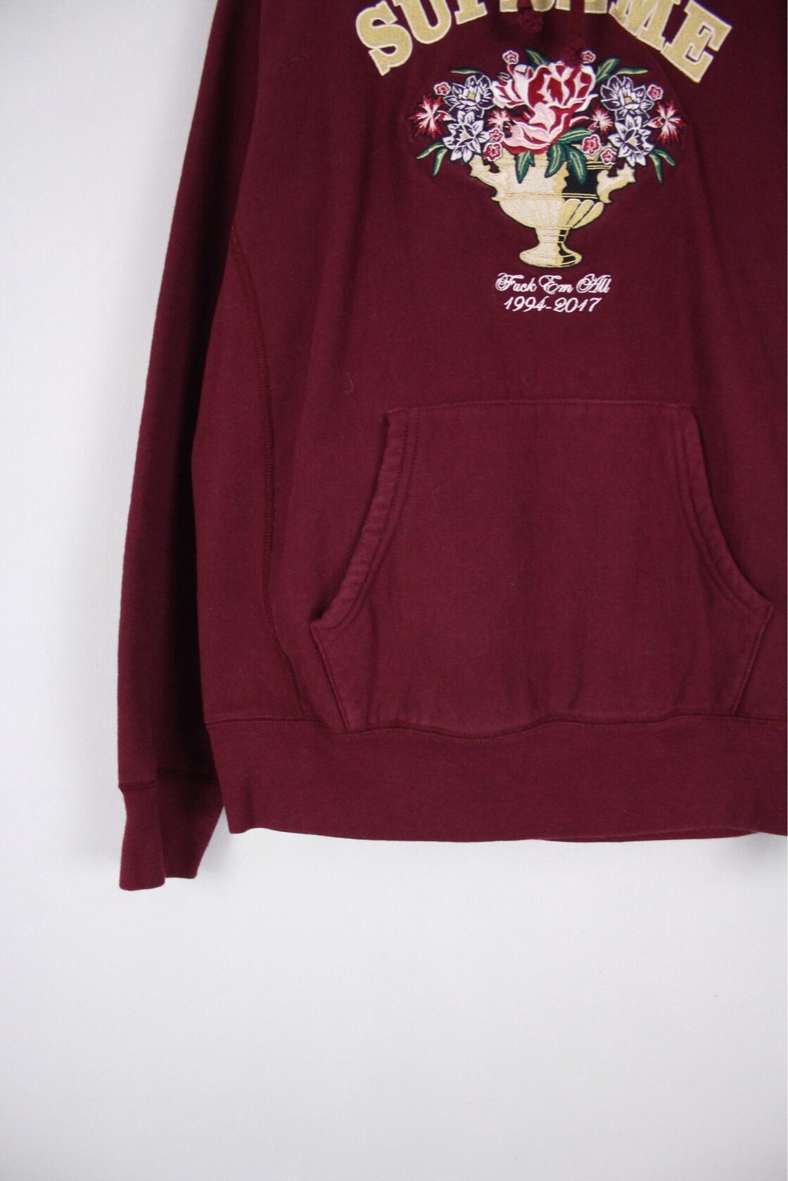 supreme 17aw 花瓶刺繍 センターピース刺繍スウェットパーカー【FF 