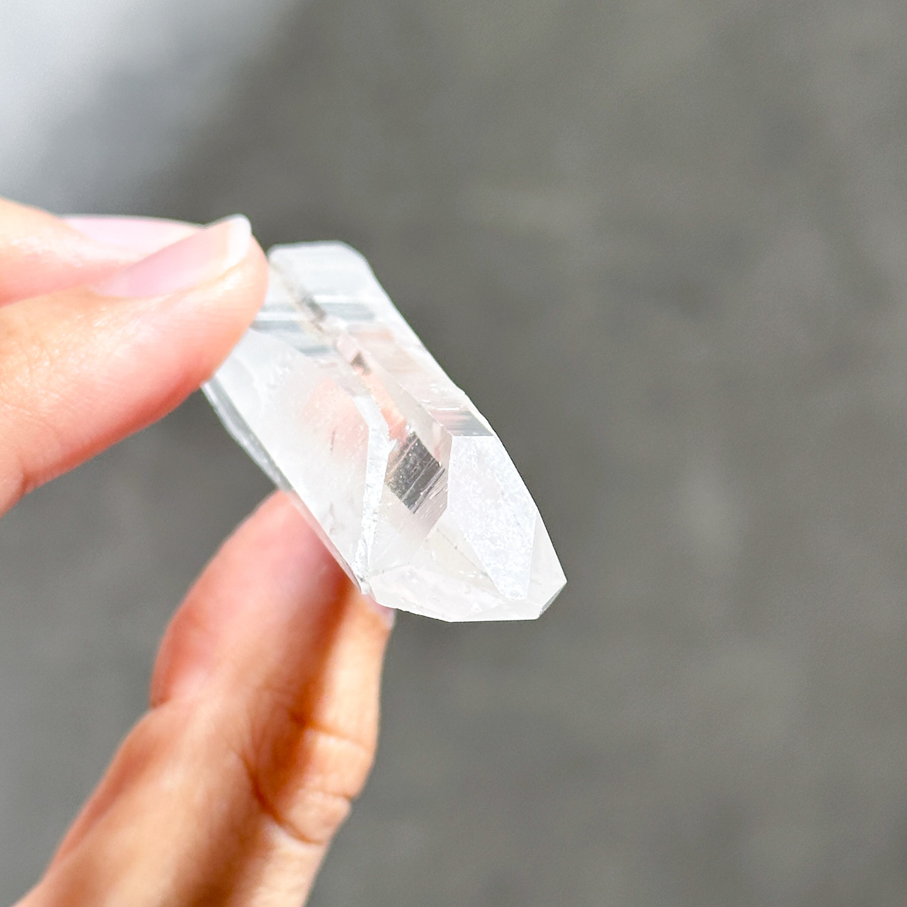 ゼッカ産クリアクォーツ ポイント 原石44 ◇ Clear Quartz ◇天然石