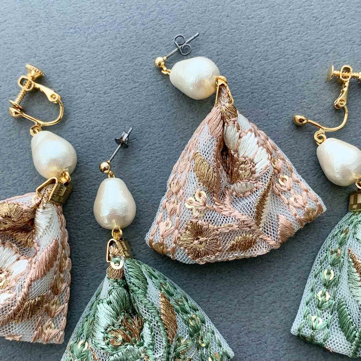 コットンパールとインド刺繍リボンタッセル〈ピアス/イヤリング