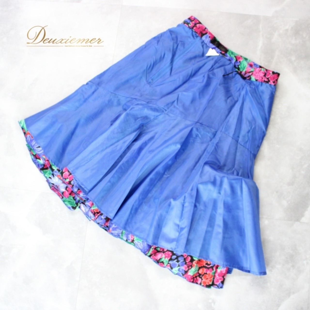 【タグ付き】社交ダンス 衣装 スタンダード スカート レッスンウェア 青 赤 黒 緑 SEKINE セキネ ブラック系 ブルー系 グリーン系 レッド系 花柄 フラワーデザイン Lサイズ ポリエステル 生地 ダンスウェア カラフル 鮮やか スポーティー フェミニン セットアップ お洒落 春夏用 講習用 ステージ衣装 伸縮性 シンプル スタイリッシュ