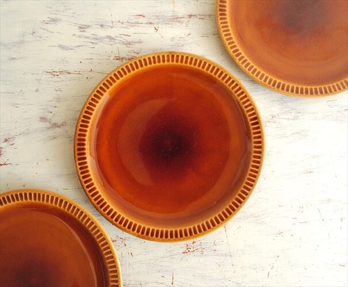 ベルギー買い付け きれいな飴色のプレート 19cm お皿 デザートプレート 磁器 ヴィンテージ食器 アンティーク it1047