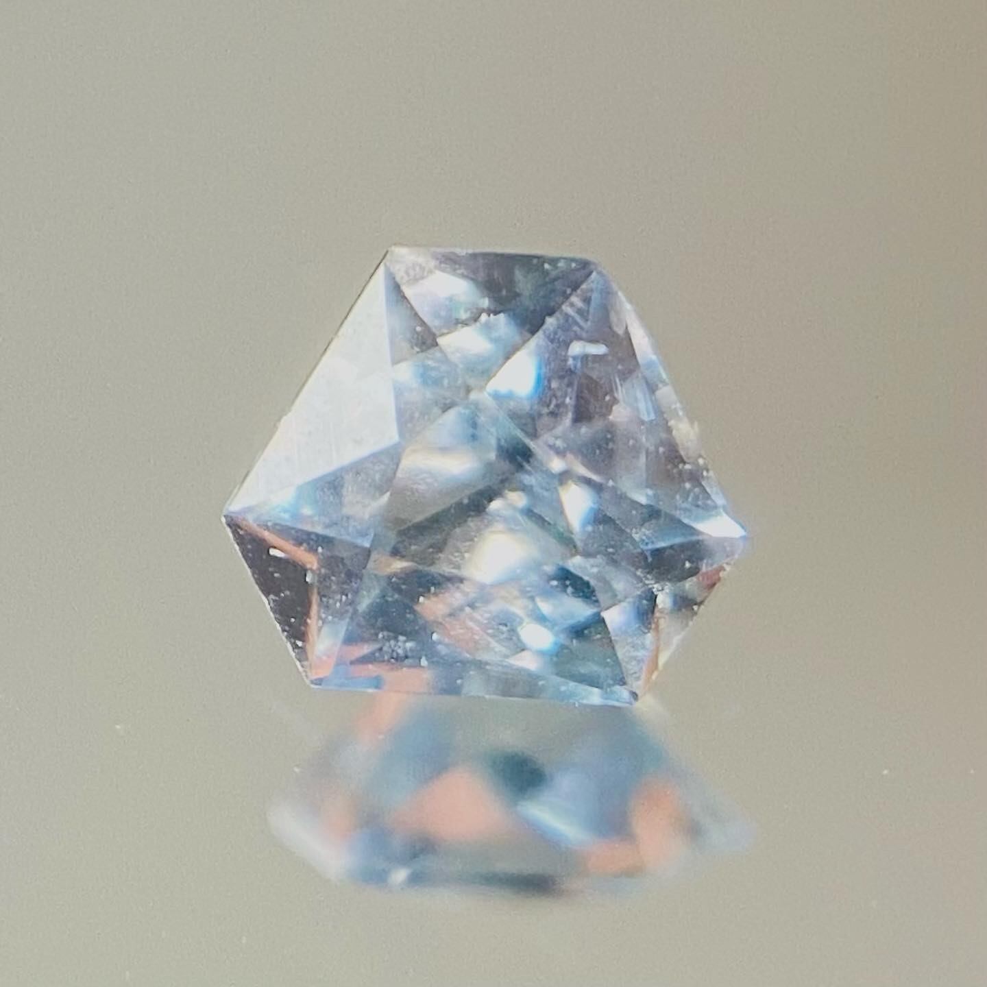 雪の結晶 モンタナサファイア