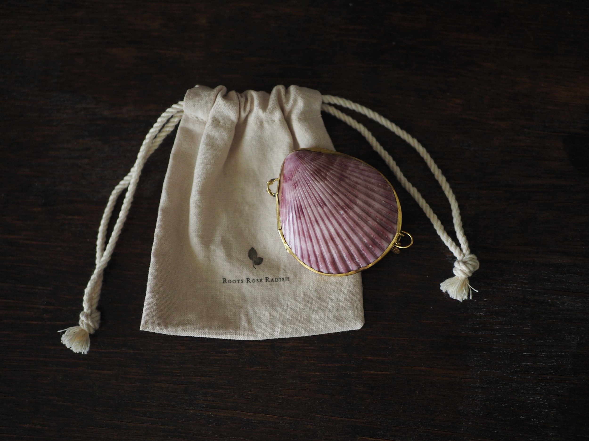 ROOTS ROSE RADISH / solid perfume < Cedarwood Myrrh & Clove