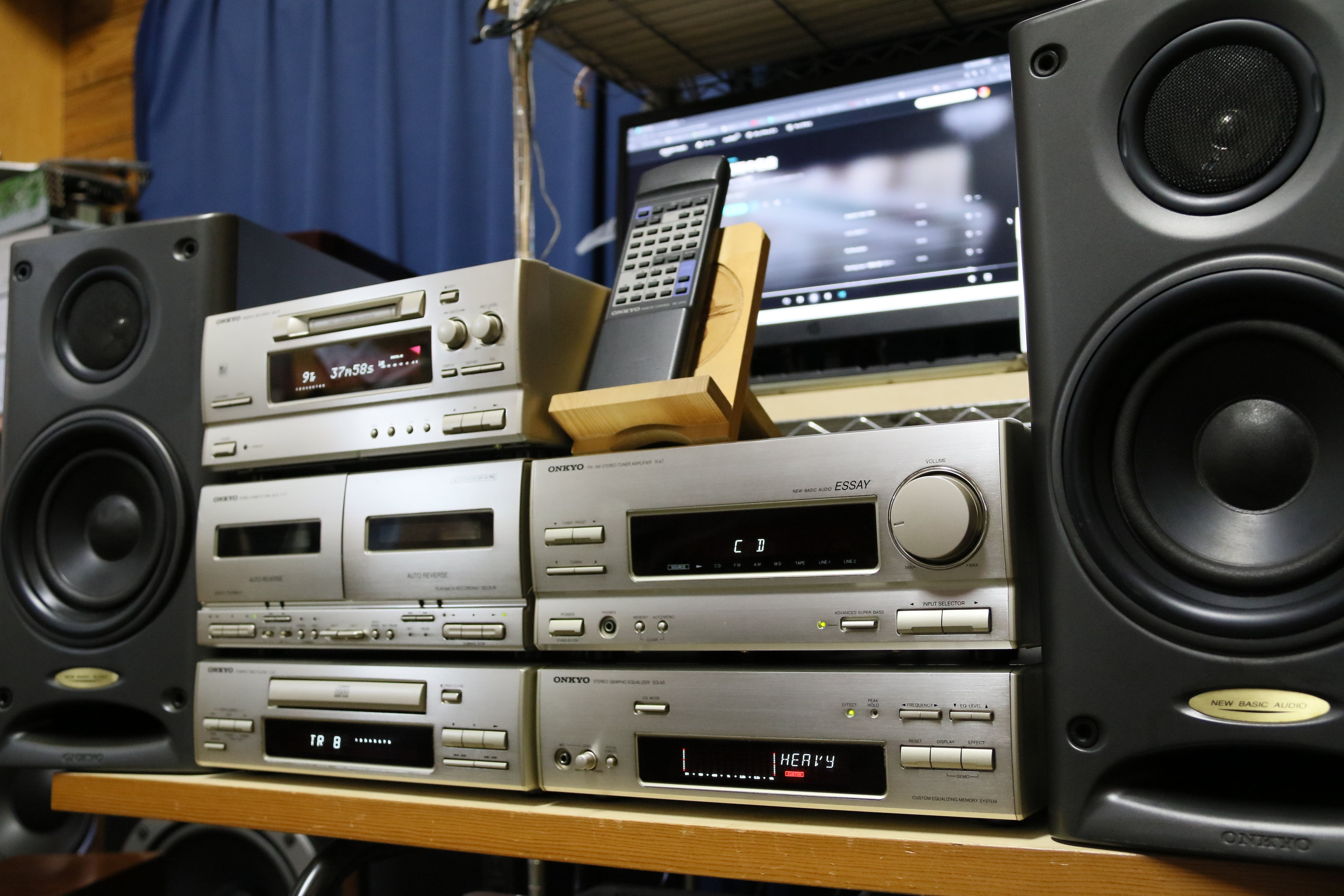 ONKYO ミニコンポ ESSAY E-A7本体セット フルセット！システムコンポ】 ONKYO ESSAY E-A7MD＋ ｶｾｯﾄ/MD/CD/ｱﾝﾌﾟ