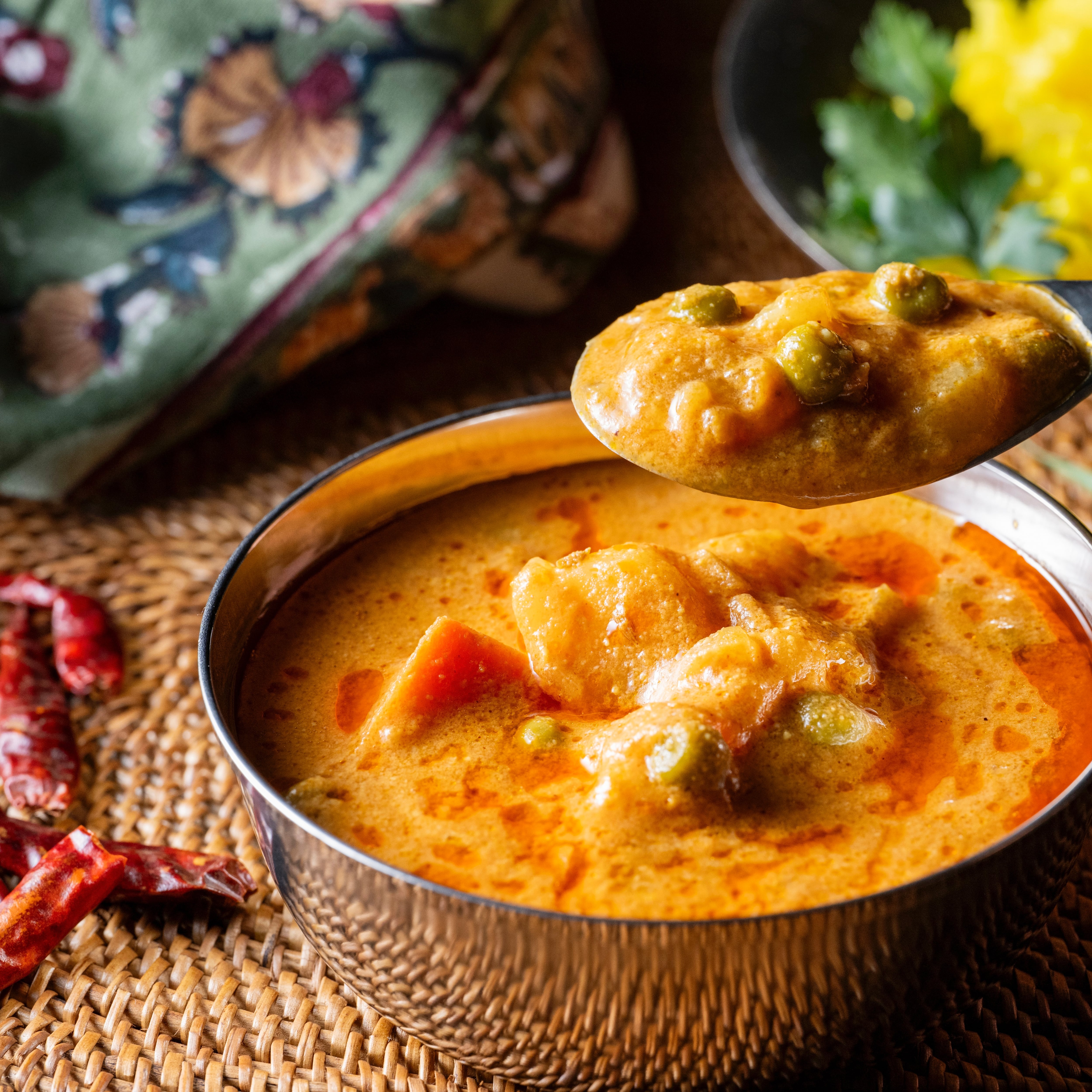 クリーミー野菜トマトカレー｜ベジコルマ（240g） | 旅する本格インド