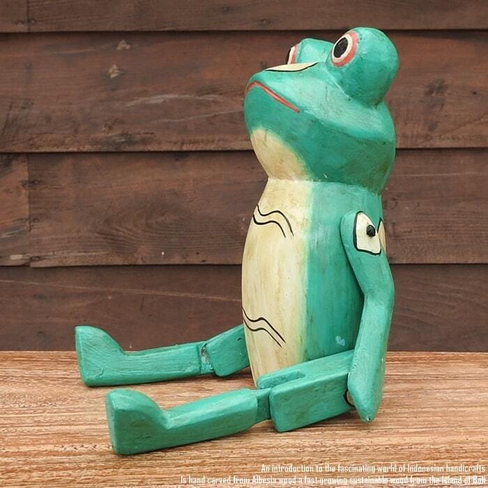お座り カエルさん Mサイズ 手足が動かせる木彫りの動物 ウェルカム