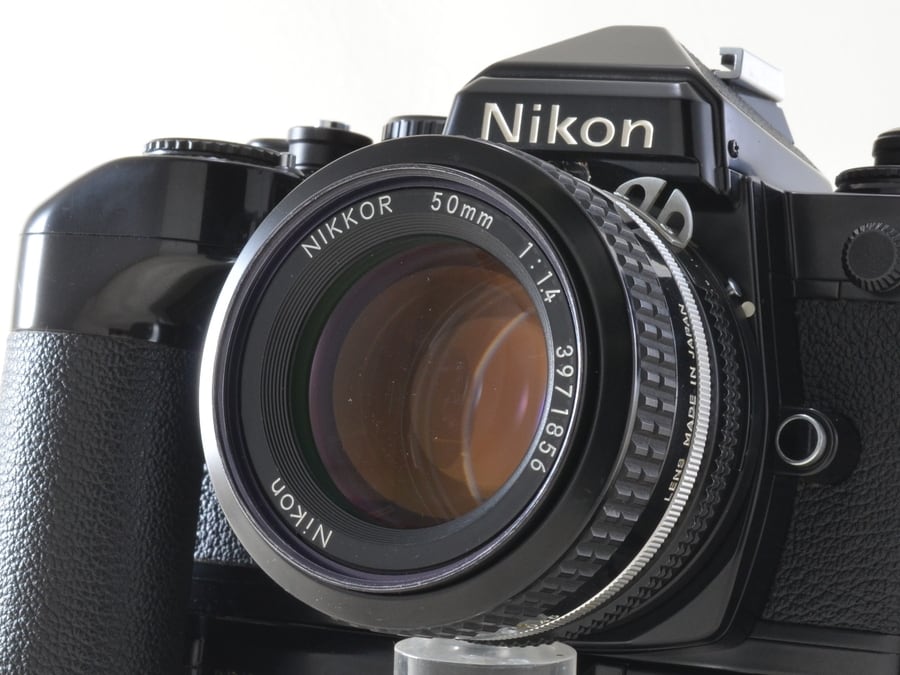 Nikon FE ブラック MD-12付 / Ai Nikkor 50mm F1.4 整備済 Nikon FE ブラック MD-12付 / Ai Nikkor 50mm F1.4 整備済