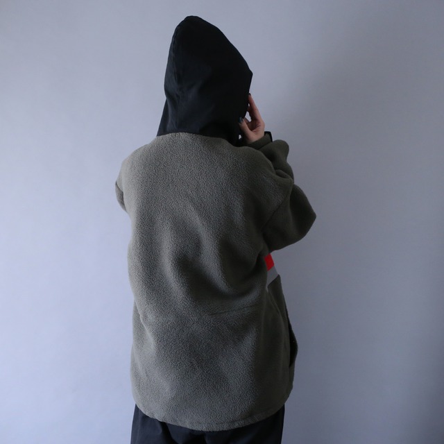 switching color design over silhouette fleece half-zip hoodie