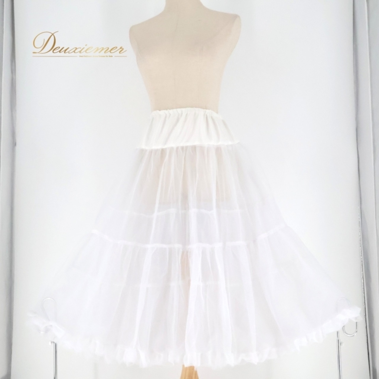 フラダンス 衣装 ペチコート パニエ チュール ホワイト系 フラ ダンス 白 真っ白 ハワイアン アロハ ボリューム ふんわり 爽やか シンプル レッスン 練習 無地 透け感 かわいい おしゃれ ボリューム感 ふんわり感 フリルデザイン おしゃれ感 かわいいデザイン 複数重ね