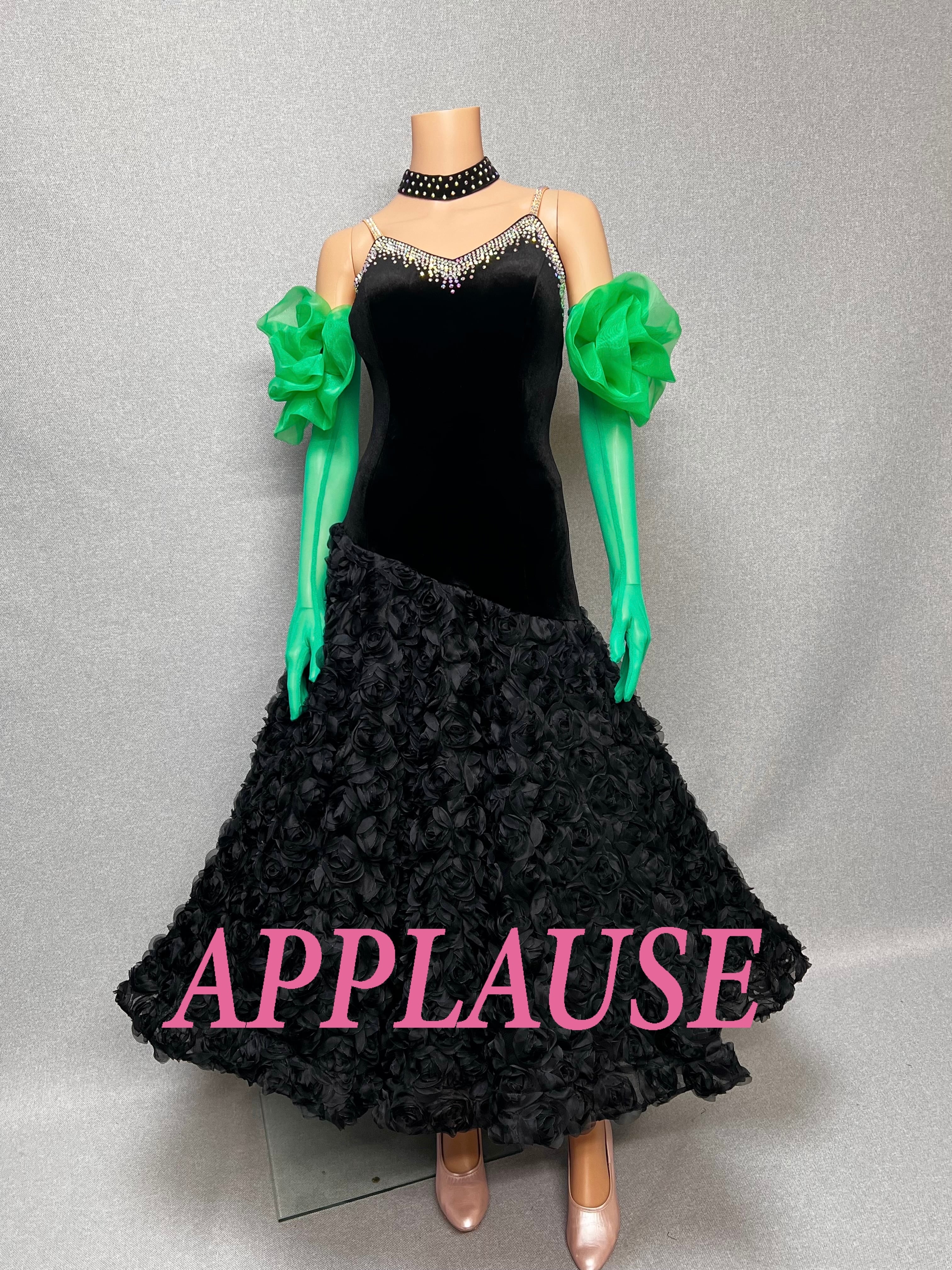 【新着】社交ダンス ドレス　 スタンダード　 モダンドレス　 ブラック（ベルベット、緑バラグローブ）　M　ST-25-33　デモ・競技用ドレス　発表会衣装　パーティドレス　ワンピース 　舞台衣装