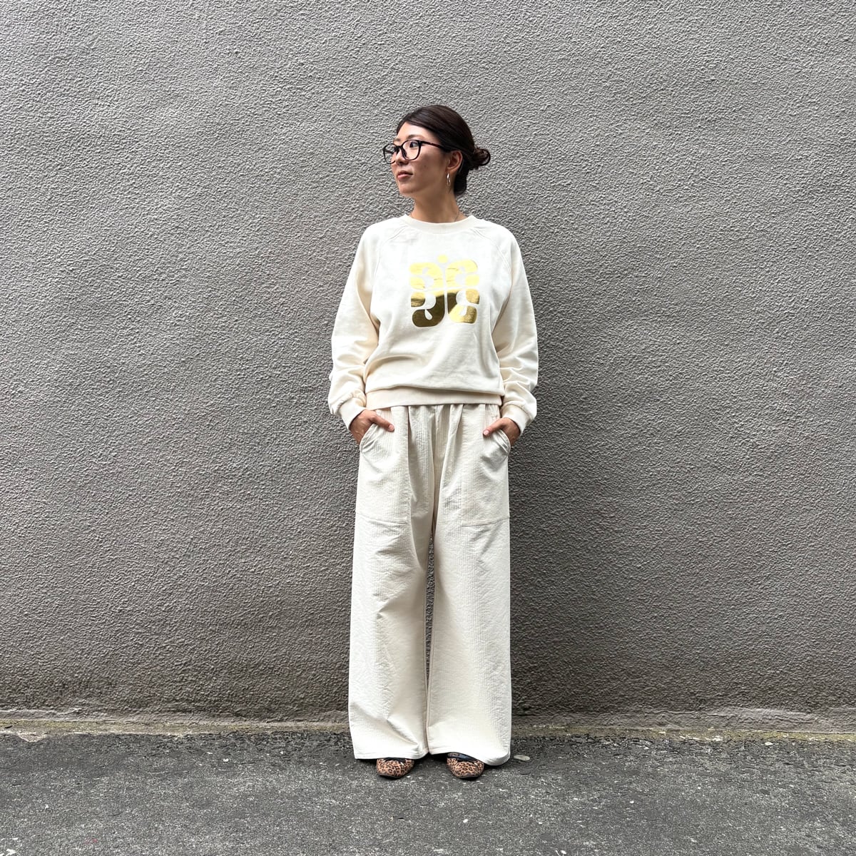 ストレートパンツ　ポコポコ