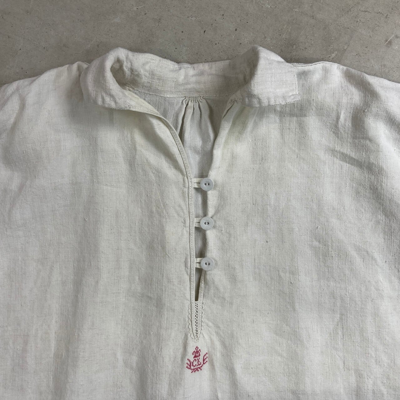 1900年代初頭 アンティーク 王冠刺繍 シャトーリネンスモック