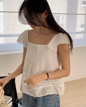 (予約) jinsim / Low ruffle blouse