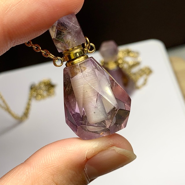 2.可愛いアメトリン・ミニ香水瓶