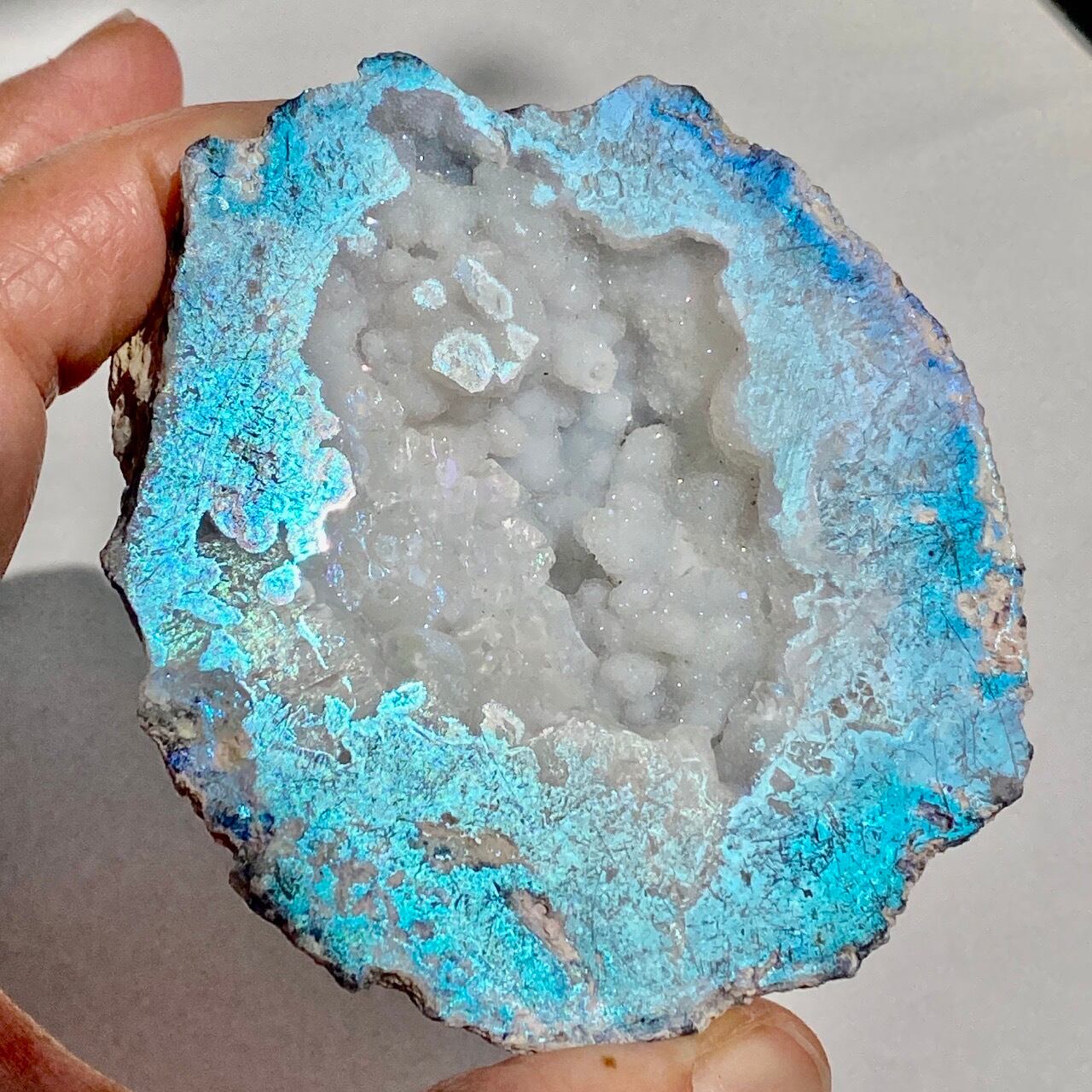 約2.4㎏インド産ピンクアポフィライト共生ジオードドーム 【公式通販】