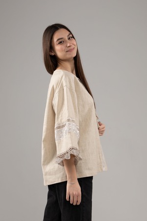 ウクライナ刺繍ヴィシヴァンカ　手刺繍　レディース・フリーサイズ