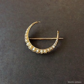 英国アンティークジュエリー 15ctゴールド 真珠 クレセント(三日月)ブローチ(鑑別書付)