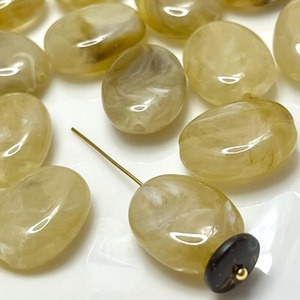 【4個】オーバルアクリルビーズ/カーキークリームカラー/スペーサー/ミルキー