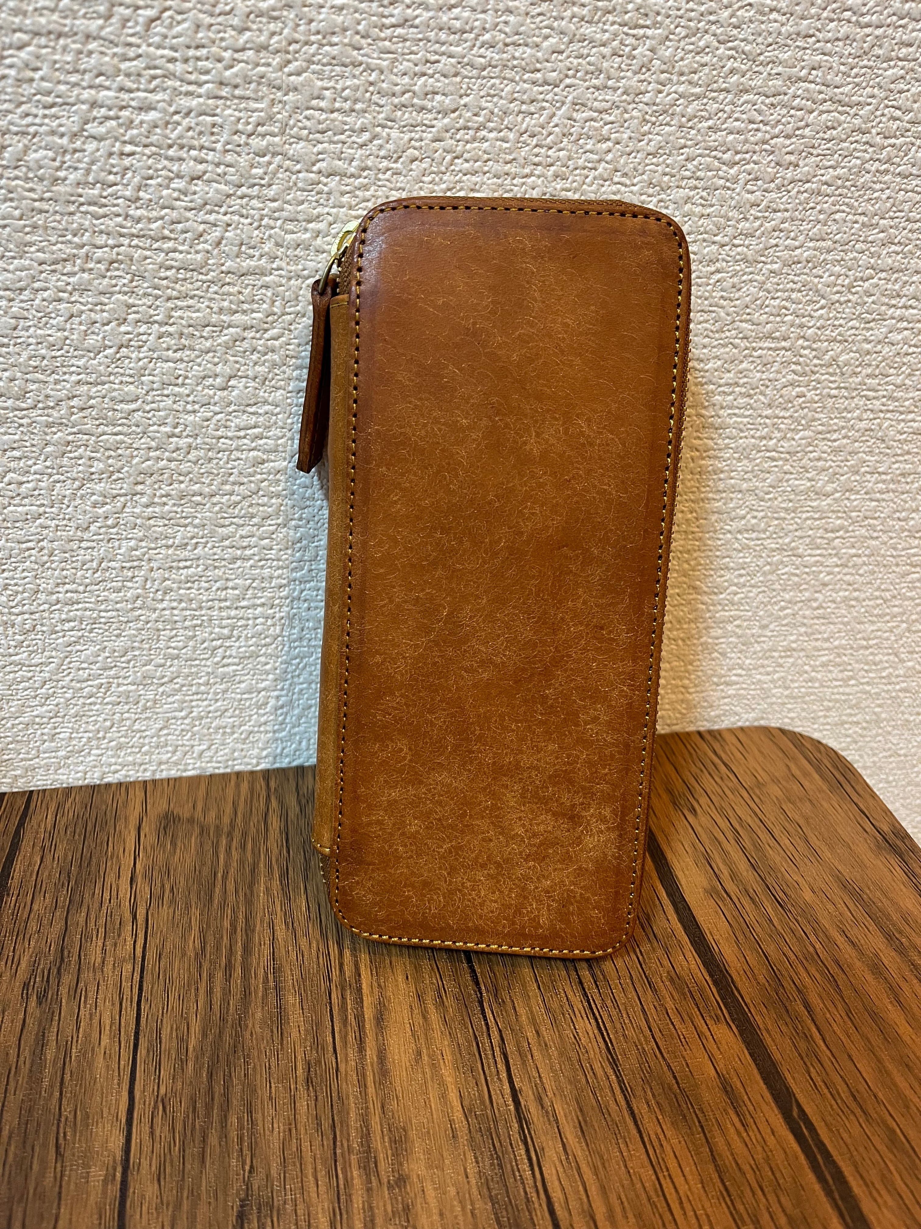 バハギア ペンケース ラウンドジップ型 プエブロ コニャック | Bahagia 