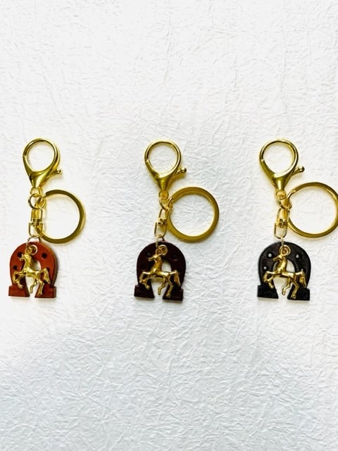 レザー製馬蹄キーホルダー（ブラウン） | 馬グッズ Horse tail