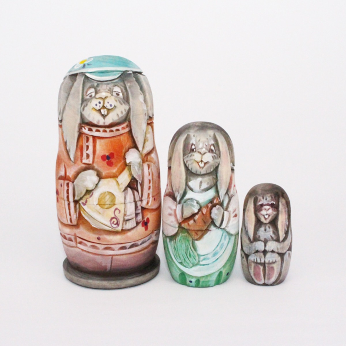コブロフ工房 木彫りマトリョーシカ 3個型 バラライカ | GINZA HAKKO 