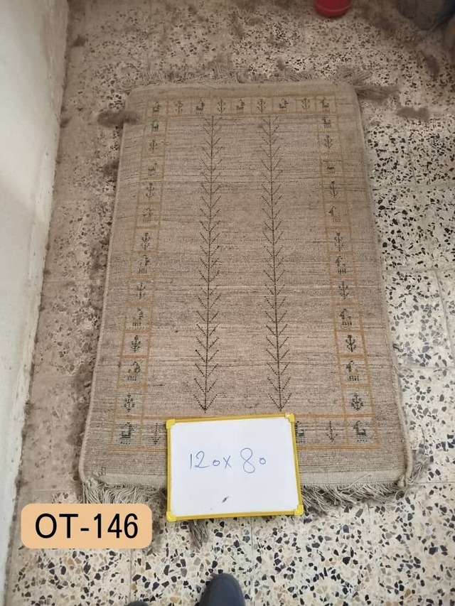 2026年 織りたてギャッベ【No.146】 ※現在、こちらの商品はイランに置いてあります。ご希望の方は先ずは在庫のご確認をお願いします。