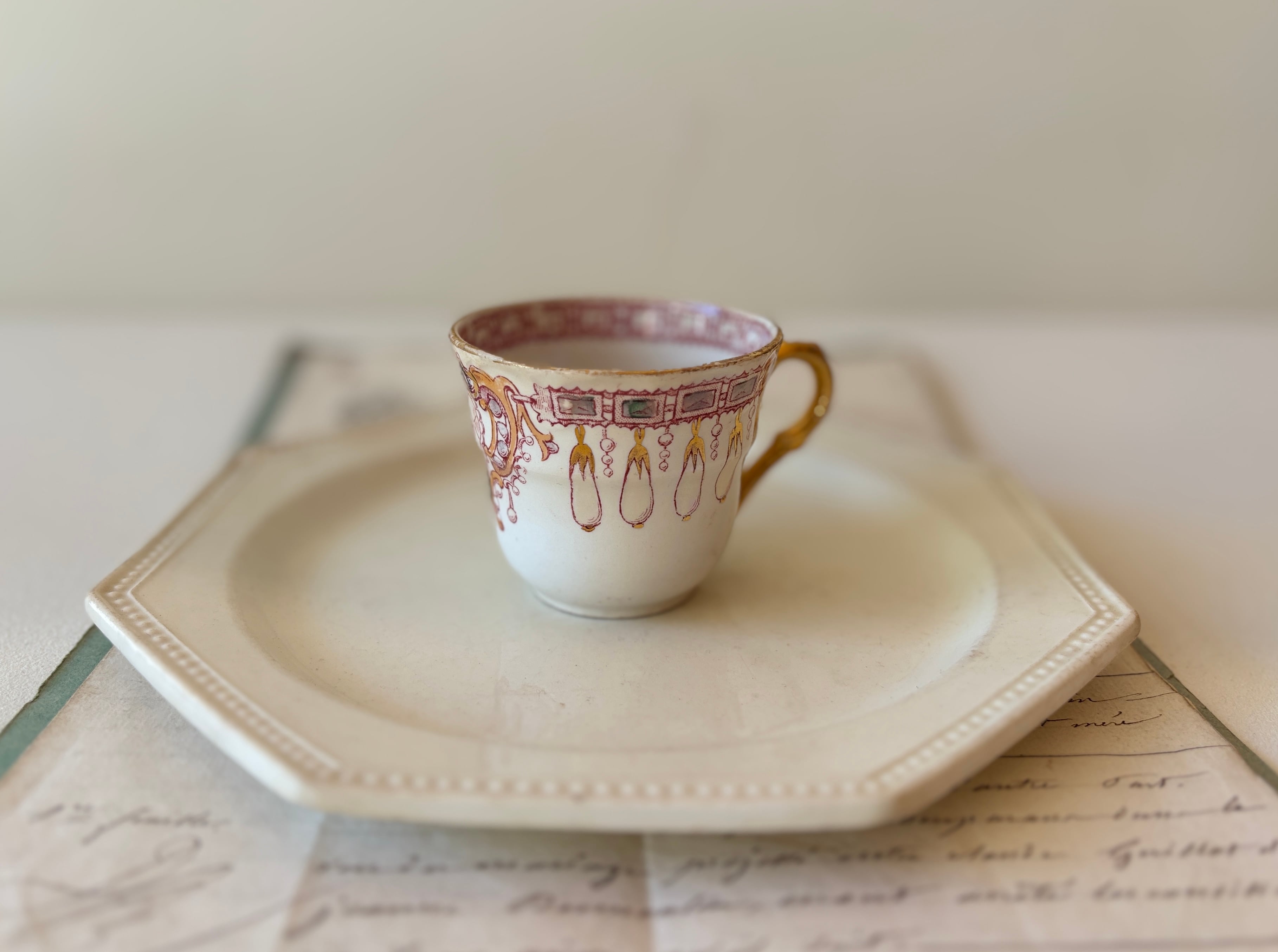 Creil et montereau (クレイユモントロー) / アール・デコのデザインが美しいデミタスカップ