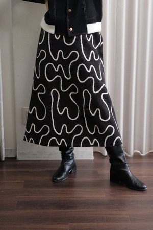 embroider boa skirt black