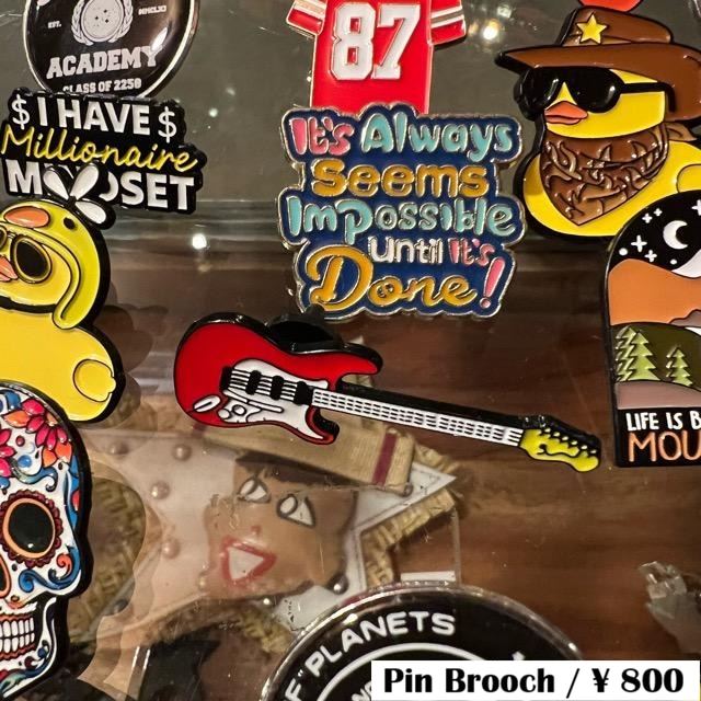 TOPANGA Jewelry Red Guitar Pin Brooch, Perfect as a Gift TOPANGA Jewelry Red Guitar Pin Brooch, Perfect as a Gift