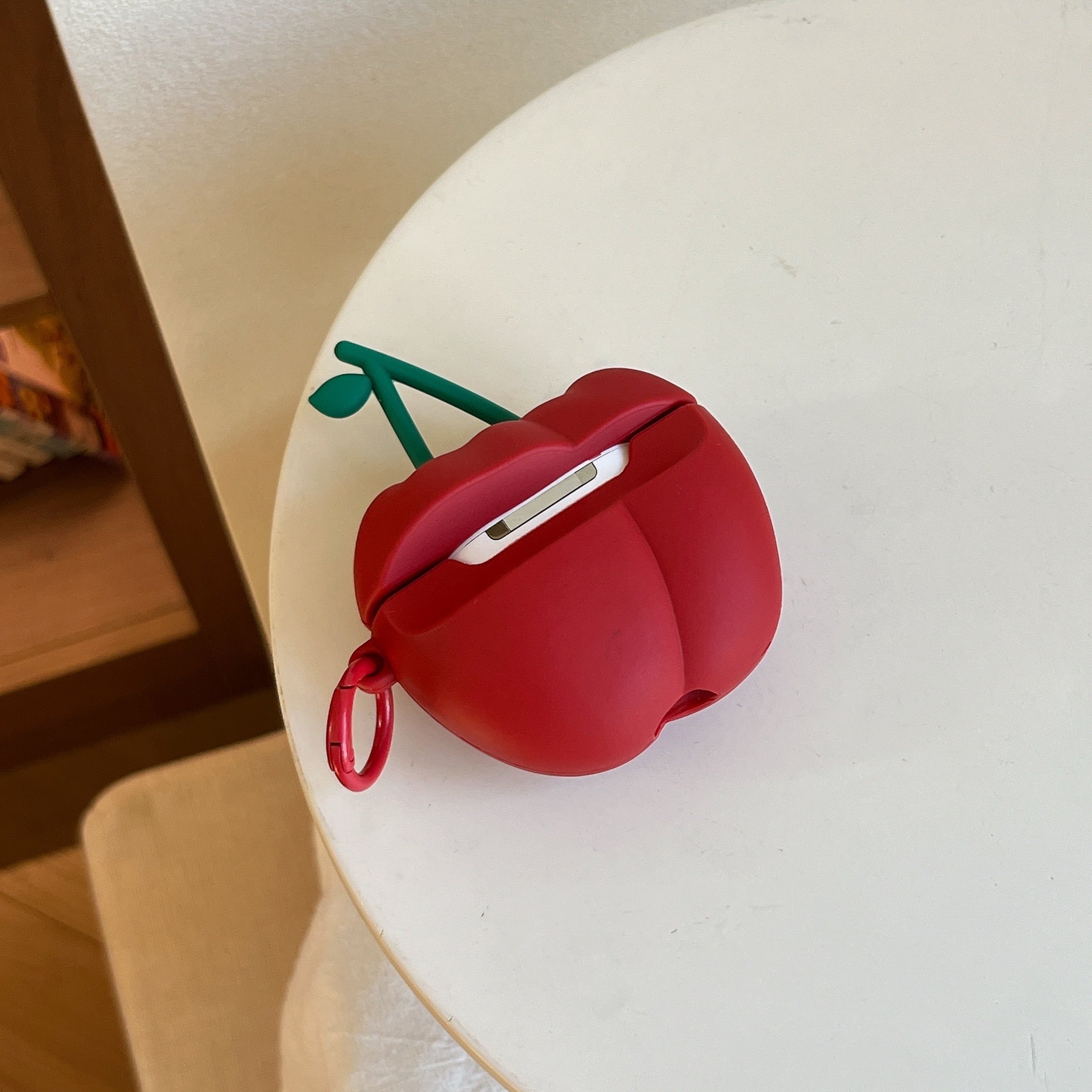 最新 AirPods Pro3 / AirPods4対応 さくらんぼ AirPodsケース カラビナ