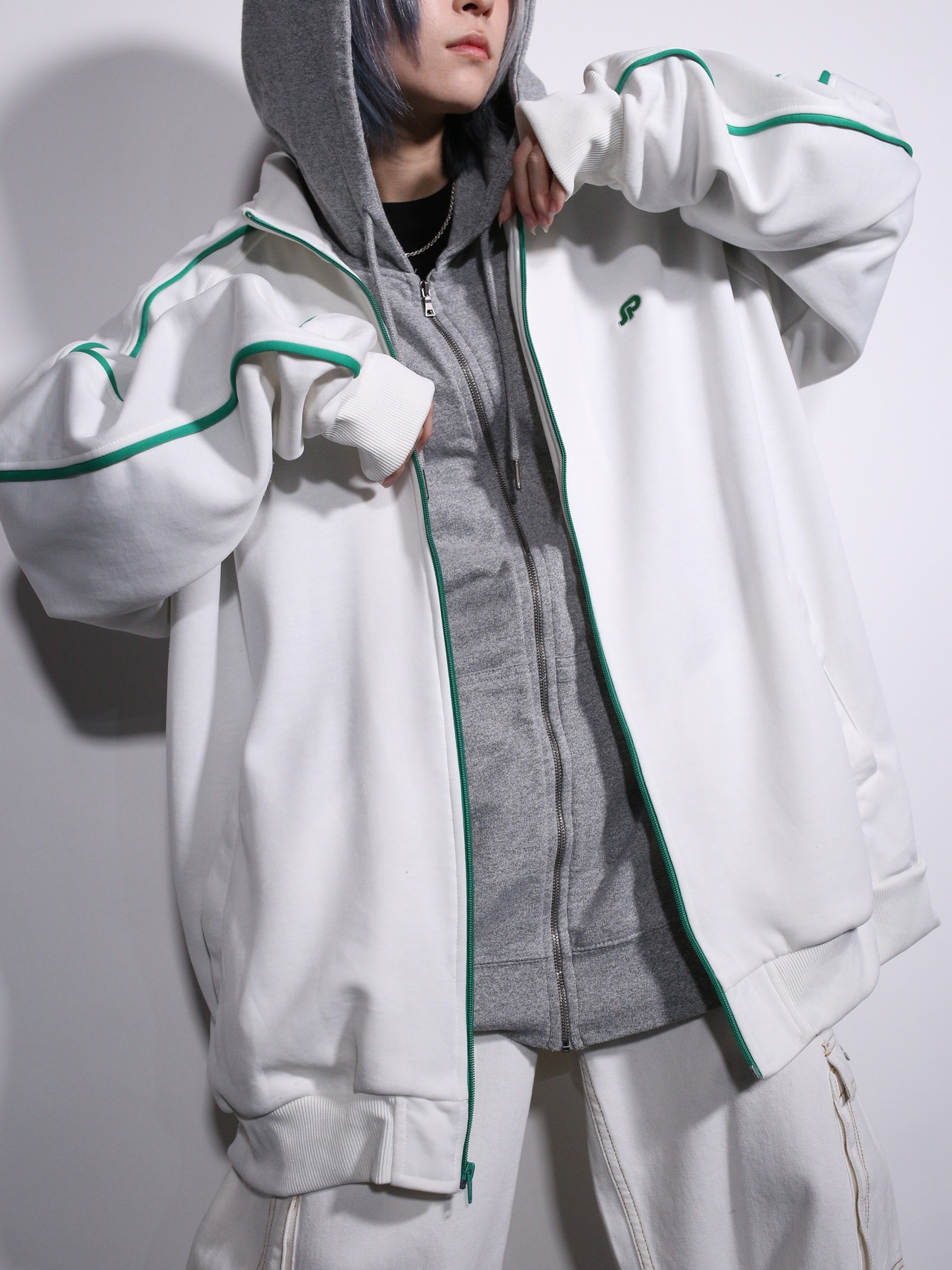 "South Pole" white×green good coloring over silhouette track jacket - 2