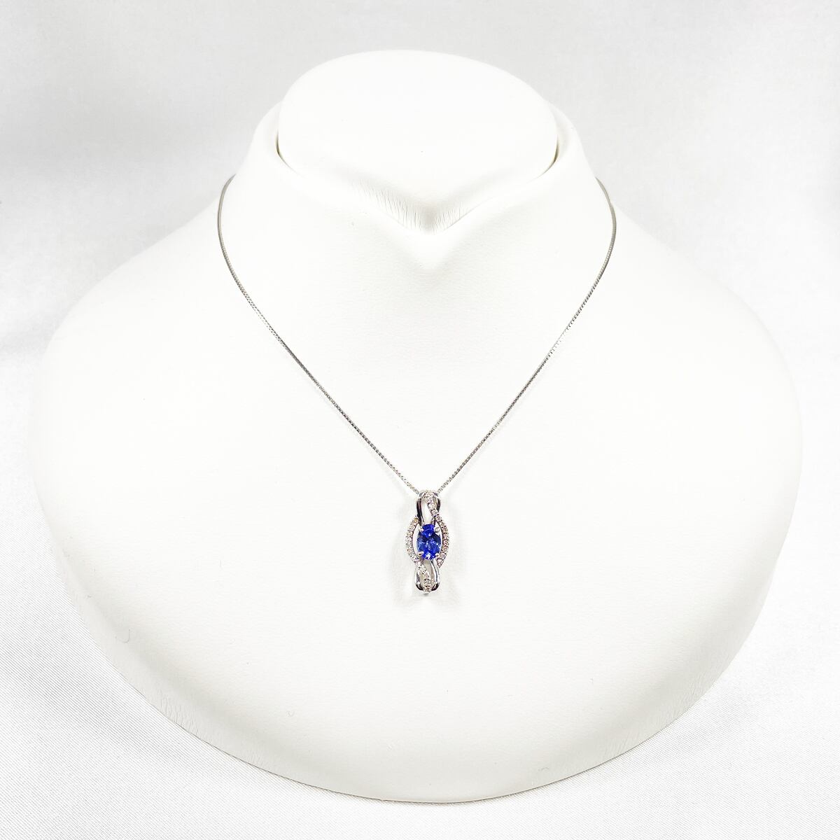 K18WG 天然タンザナイト 0.80ct ダイヤ 0.18ct ネックレス K18WG 天然タンザナイト 0.80ct ダイヤ 0.18ct ネックレス