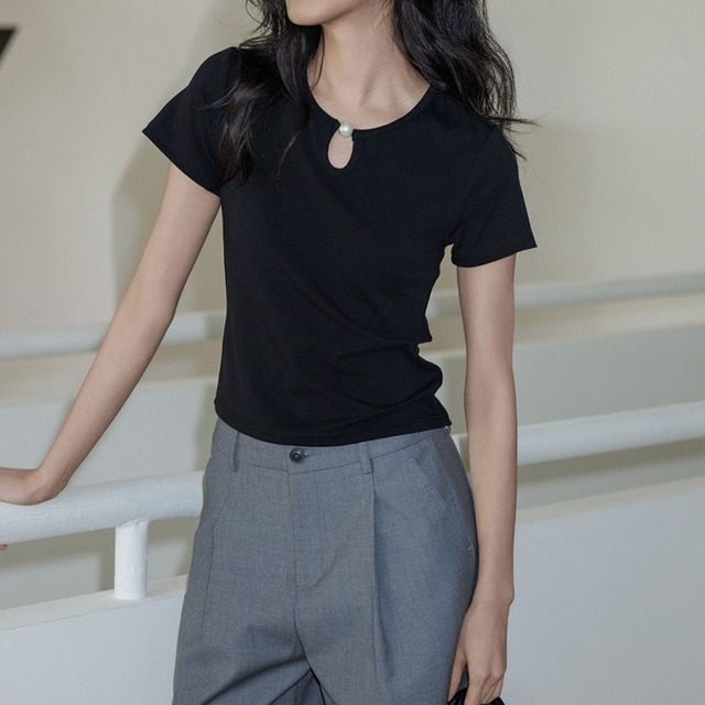 pearl embellished keyhole neck t-shirt L0500