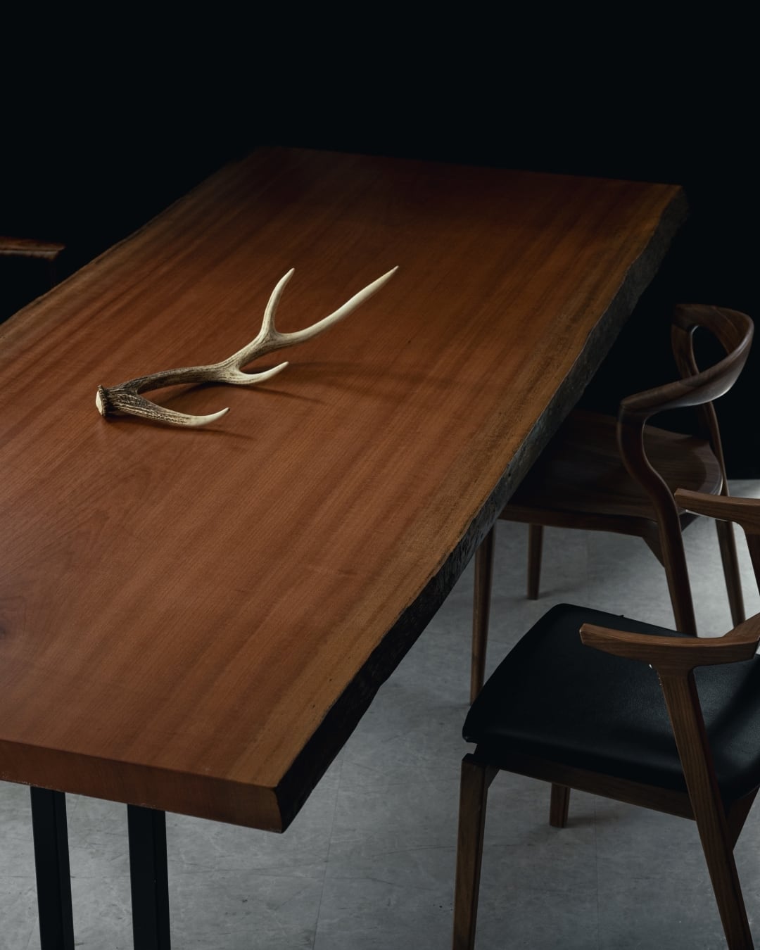 モアビ_2600×1030-1050×63_青山店_テーブル天板/一枚板 23630 | 千年