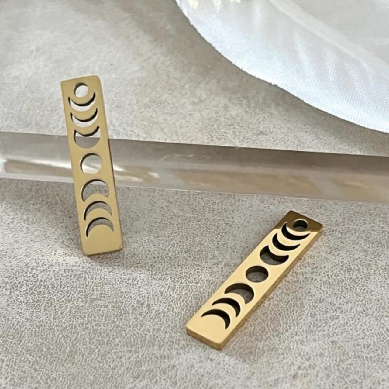 月の満ち欠けステンレス製ムーンゴールドチャーム/月/パーツ/18kgp