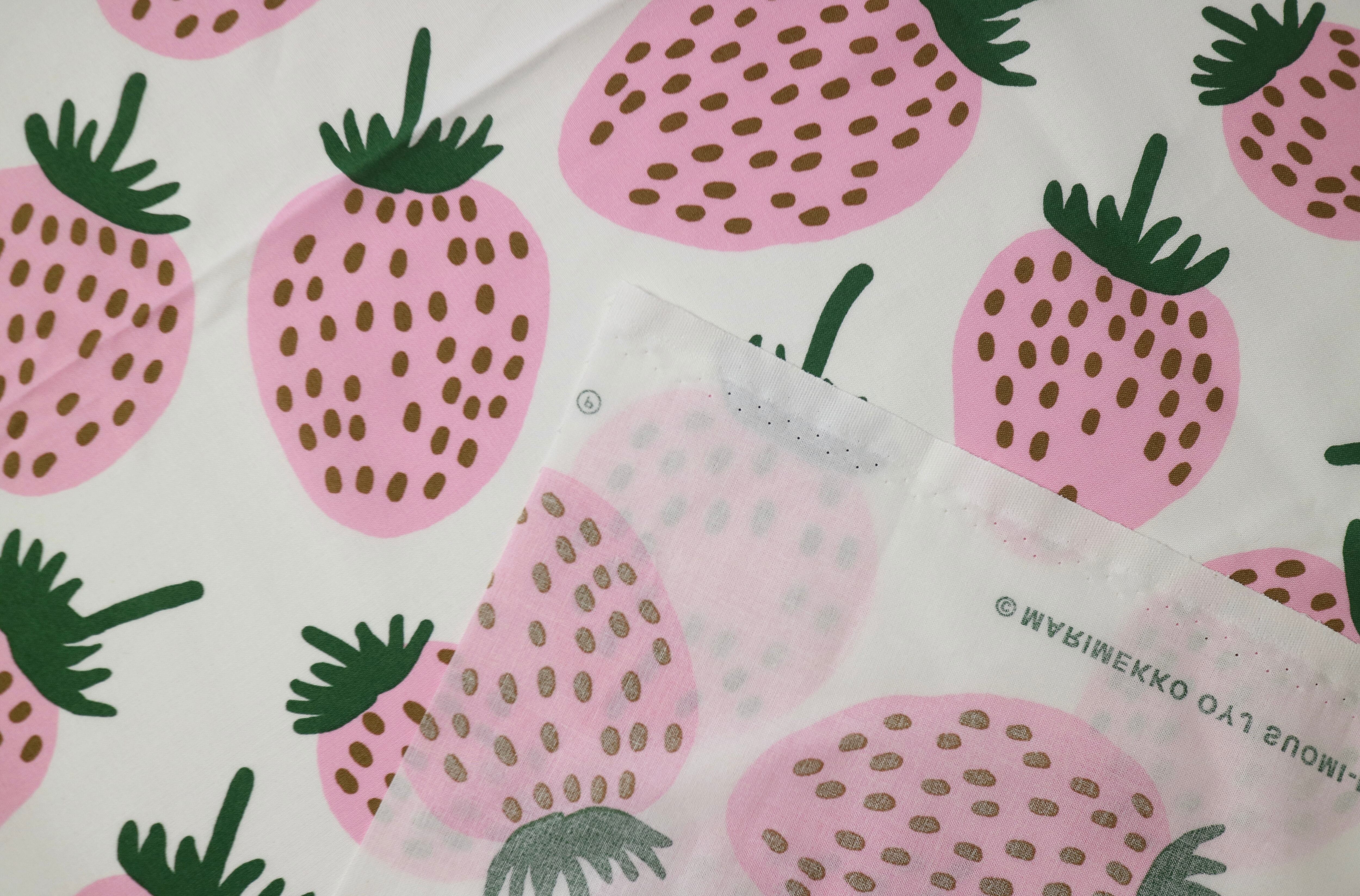 marimekko マリメッコ / MANSIKKA マンシッカ ピンク 145×45 No.1997