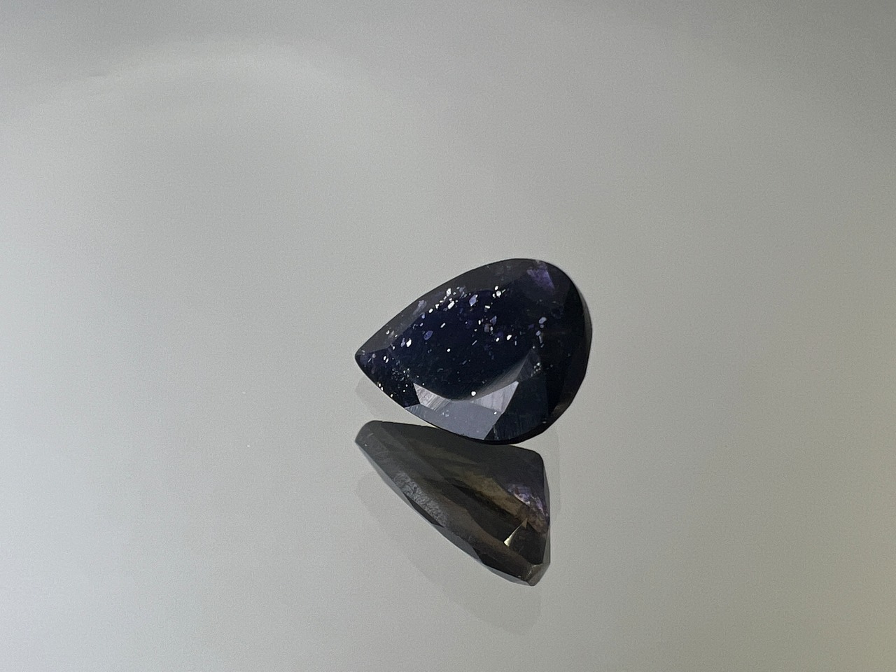 アイオライトサンストーン  1.68ct　[B1-3]