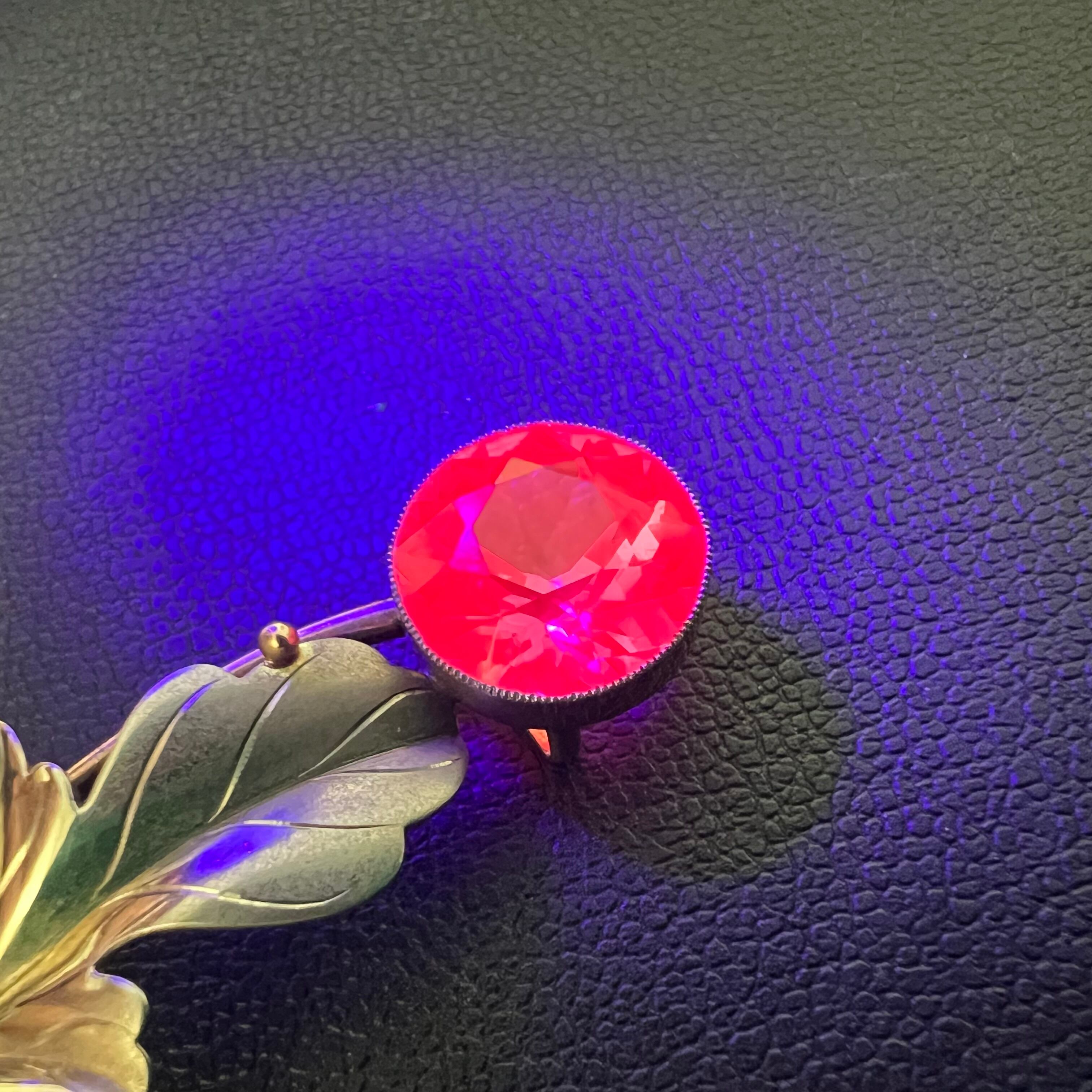 帯留　真珠と宝石の葉　レトロ 日本の作品 レトロデザイン 帯留め K18YG WG PG アコヤ真珠 合成石