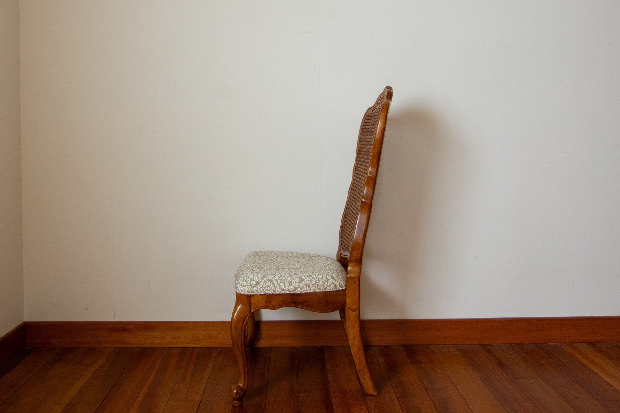 【4脚セット】背中をまるっと包み込む、MUNIサスティナブルクラフトチェア。　籐/アンティークチェア/ハイバック