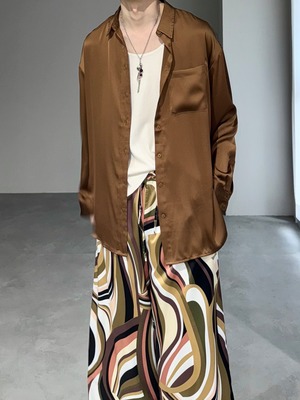 satin loose shirt / brown