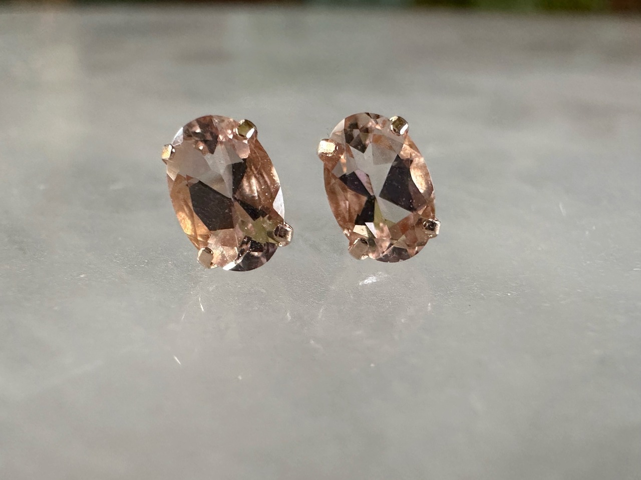 愛と金の器を広げる