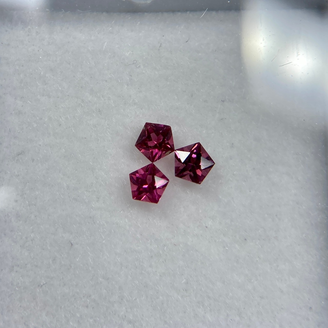 スピネル 星のブローチ 3点セット 約2.5mm　r-0050