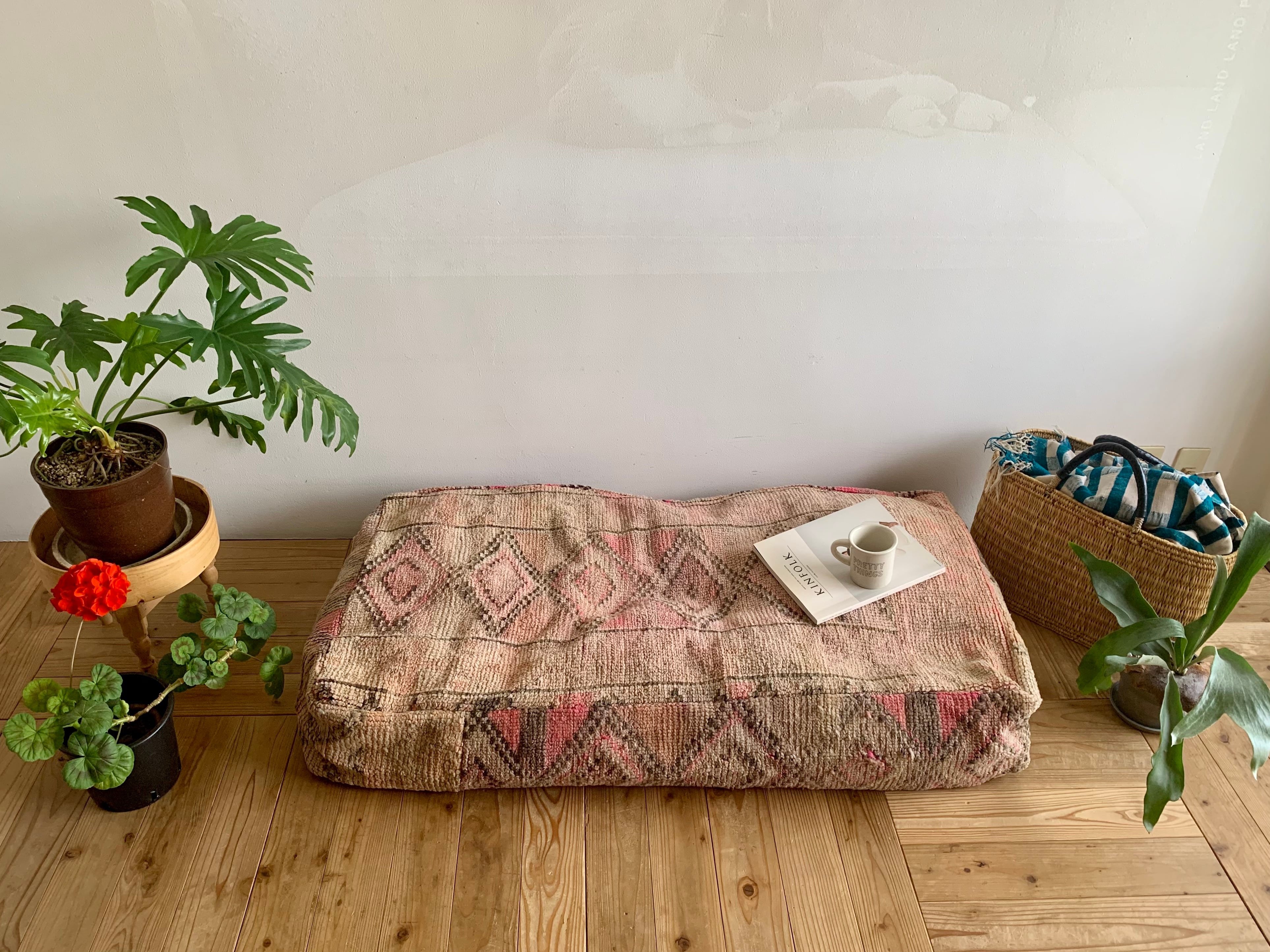 モロッコのブジャドラグをリメイクしたダブルサイズのプフ | モロッコ