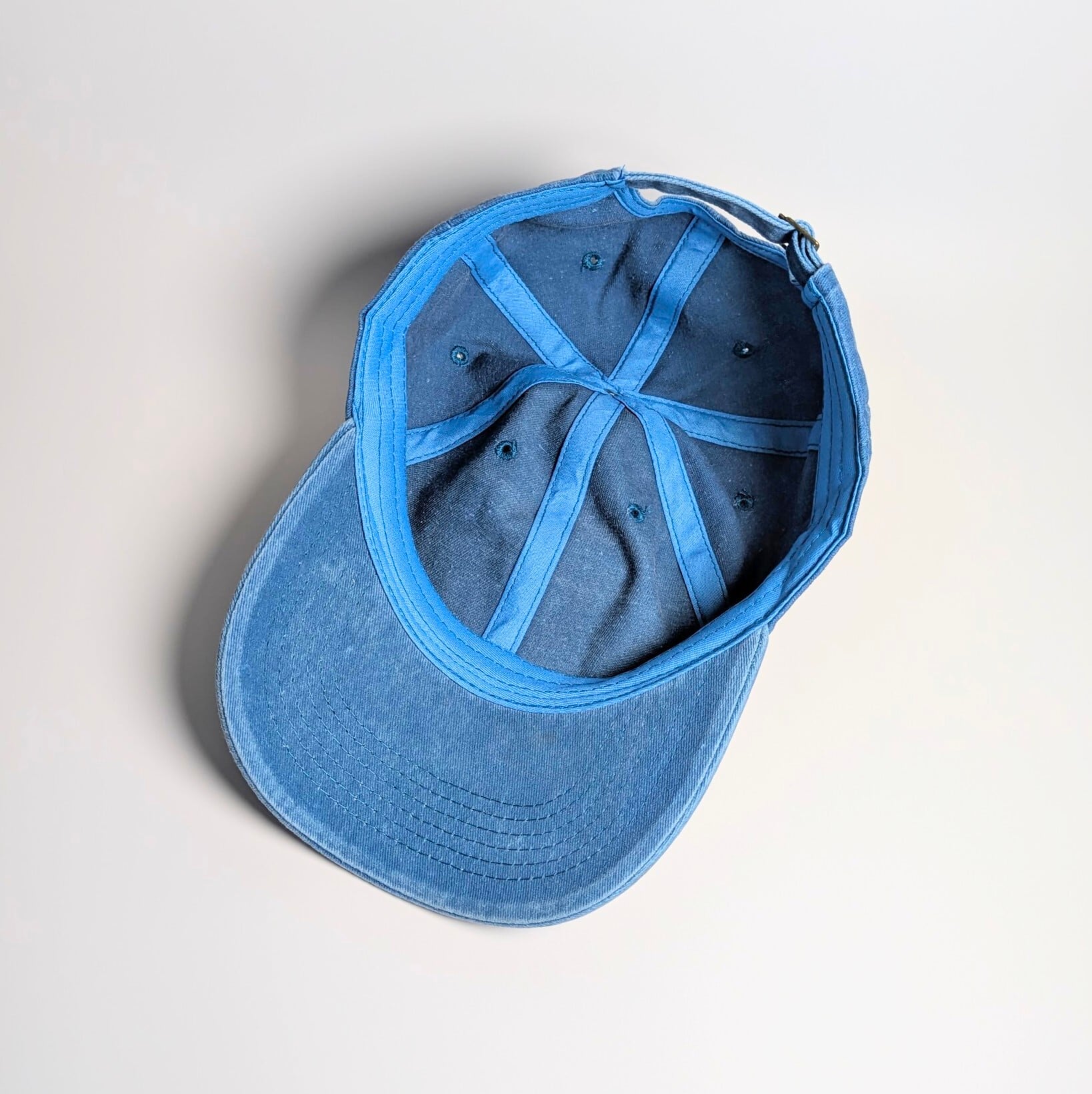 【 In-N-Out Burger( インアンドアウトバーガー / イネナウトバーガー )】 6パネルCAP / ベースボールキャップ / ウォッシュ加工 / ピグメント加工 〚アメリカン雑貨 アメトイ〛