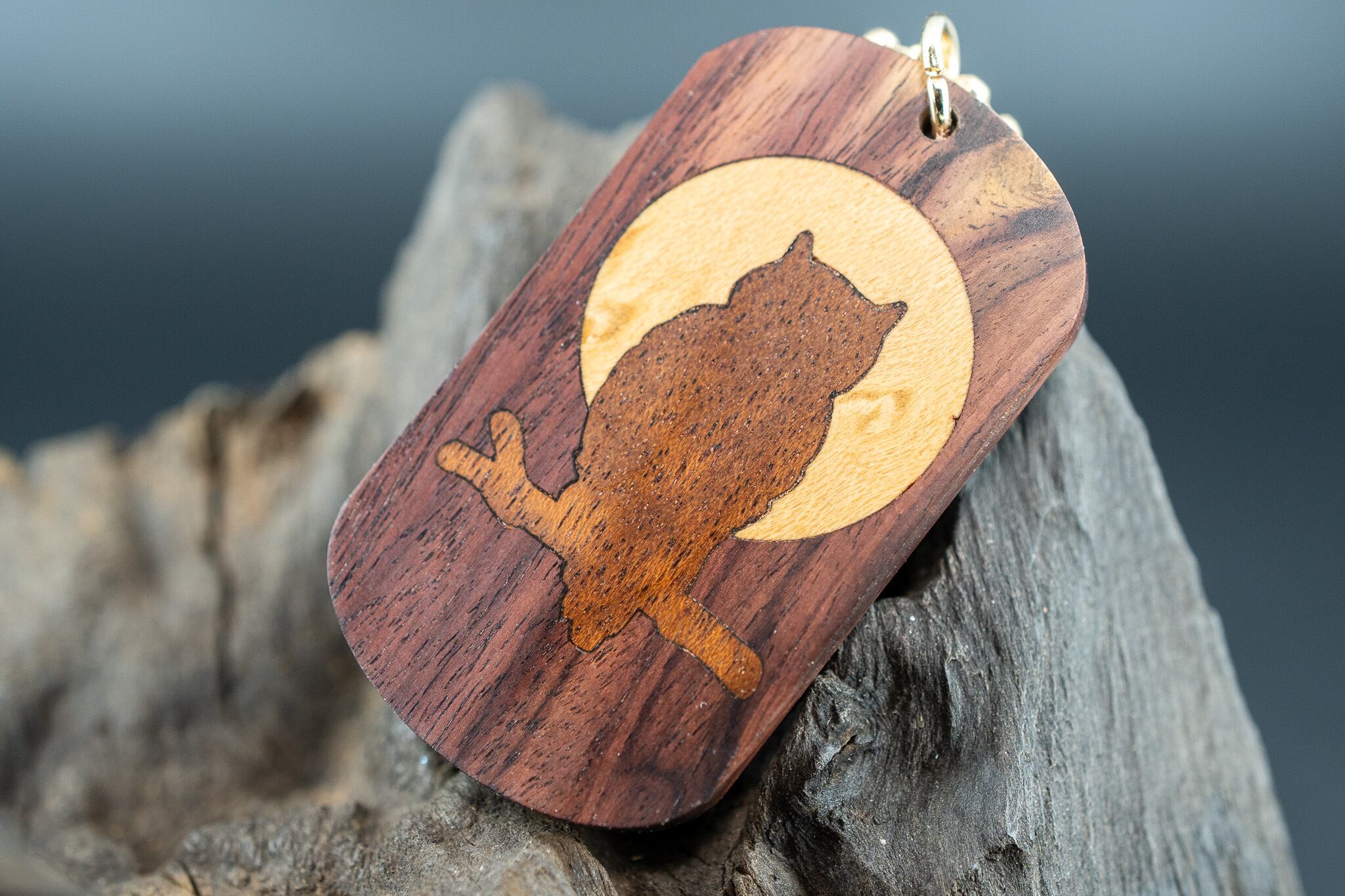 【王室御用達 】 キングウッド ドッグタグ 象嵌 夜とミミズク