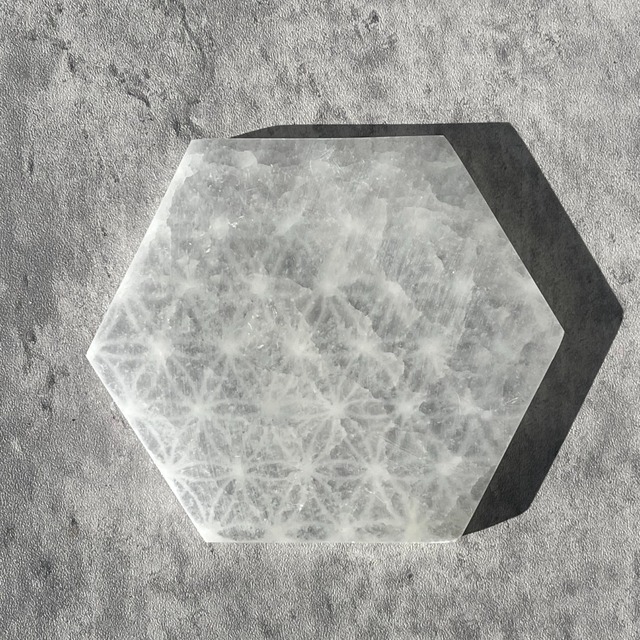 【セレナイト☆フラワーオブライフ】ヘキサゴンプレート｜透石膏｜鉱物 天然石 パワーストーン