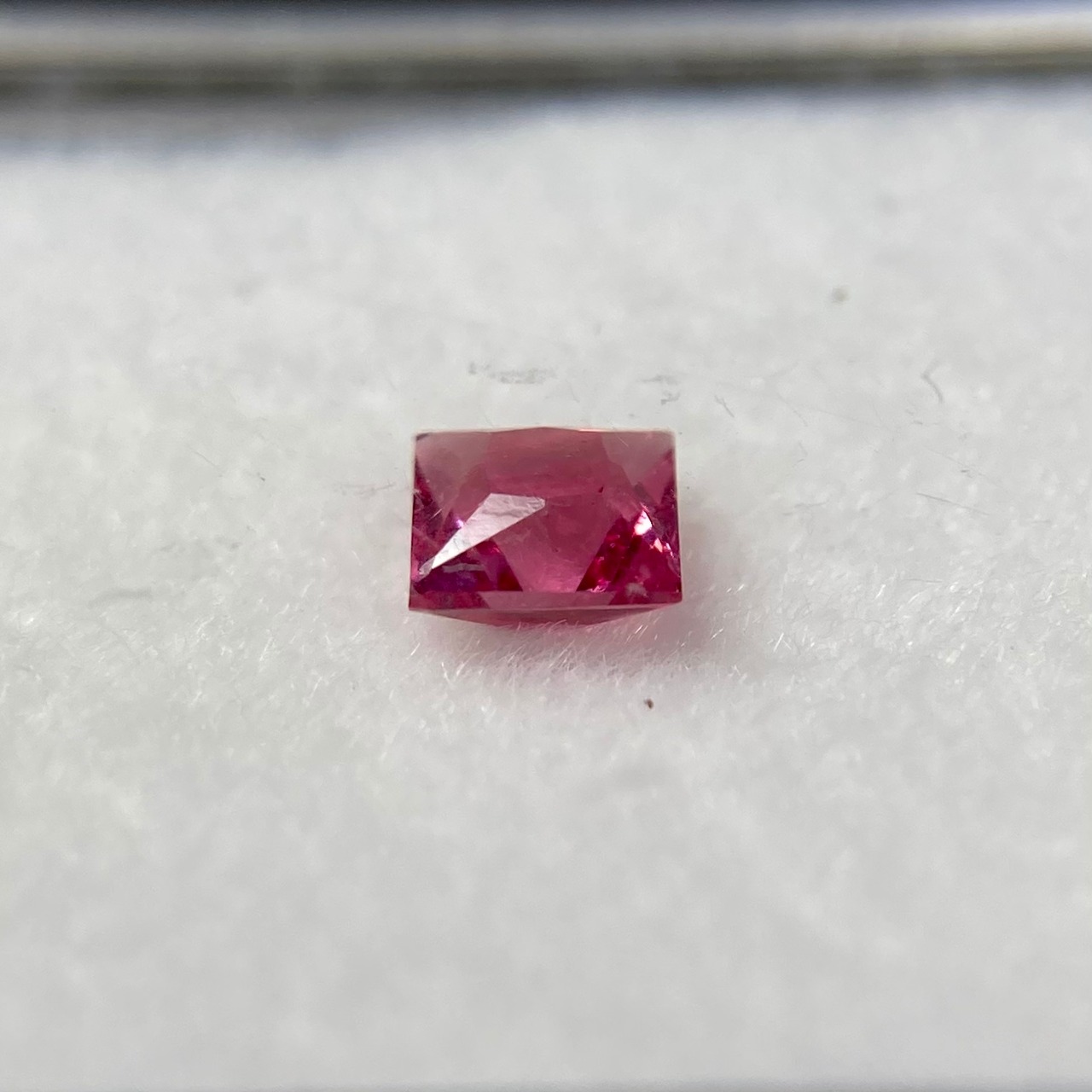 プリンセスなスピネル 3.5mm*3.5mm 濃いめ　※選べません