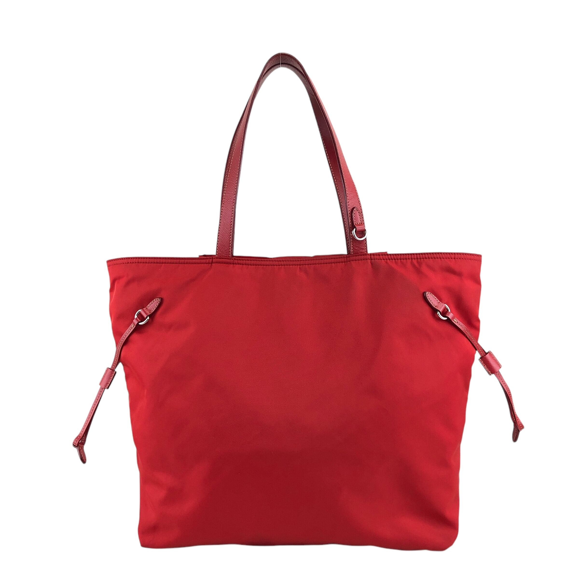 PRADA レッドナイロン製 トートバッグ PRADA(プラダ) トートバッグ