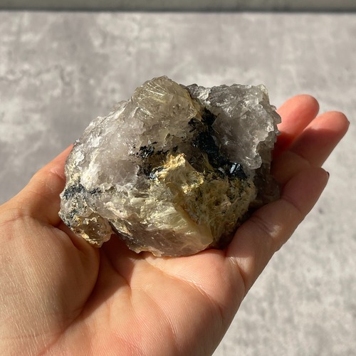 ブラジル・バイーア州ノーヴォ・オリゾンテ産【ルチルクォーツ（金針水晶）】① 鉱物 天然石 パワーストーン