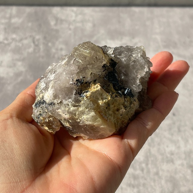 ブラジル・バイーア州ノーヴォ・オリゾンテ産【ルチルクォーツ（金針水晶）】③ 鉱物 天然石 パワーストーン